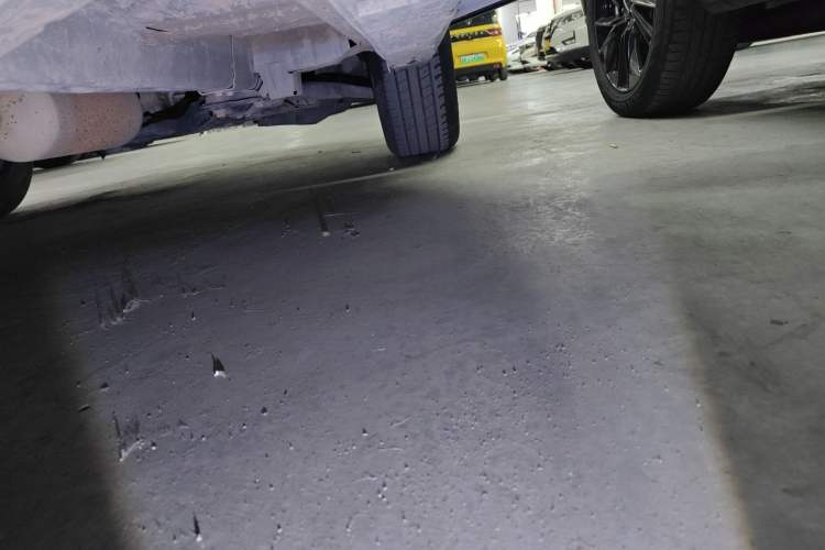 Used Dongfeng Aeolus AX7 2023 Mach Edition 1.5T DCT DF31 Right Side Sill