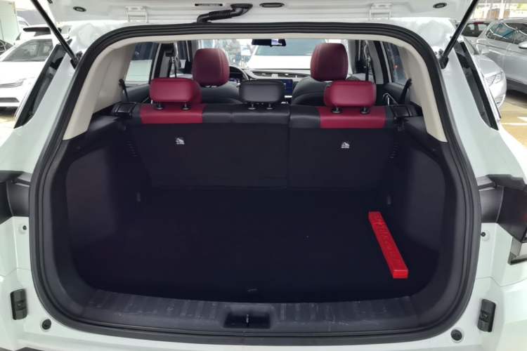 Used Dongfeng Aeolus AX7 2023 Mach Edition 1.5T DCT DF41 Trunk