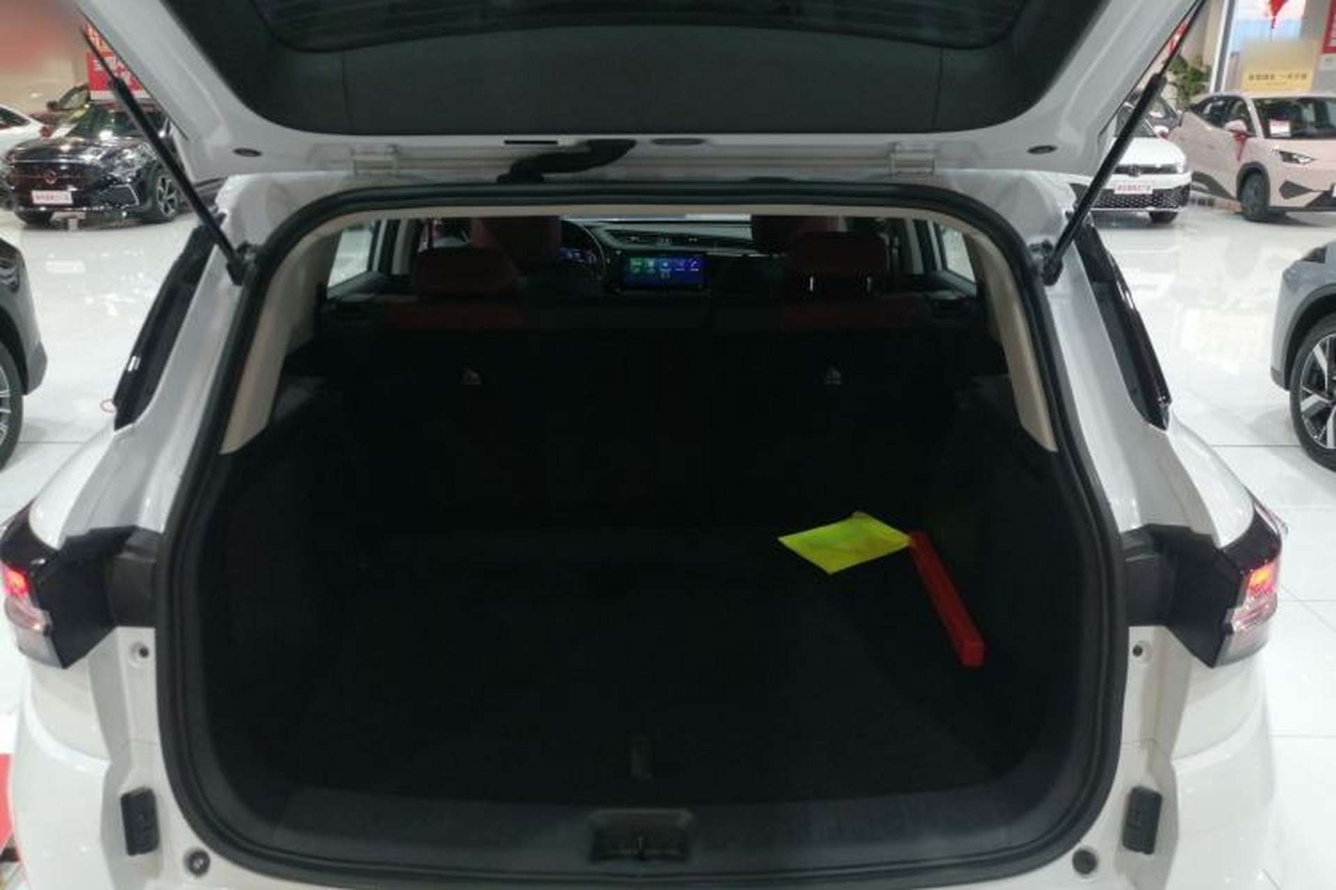 Used Dongfeng Aeolus AX7 2023 Mach Edition 1.5T DCT Champion Legend Version Trunk