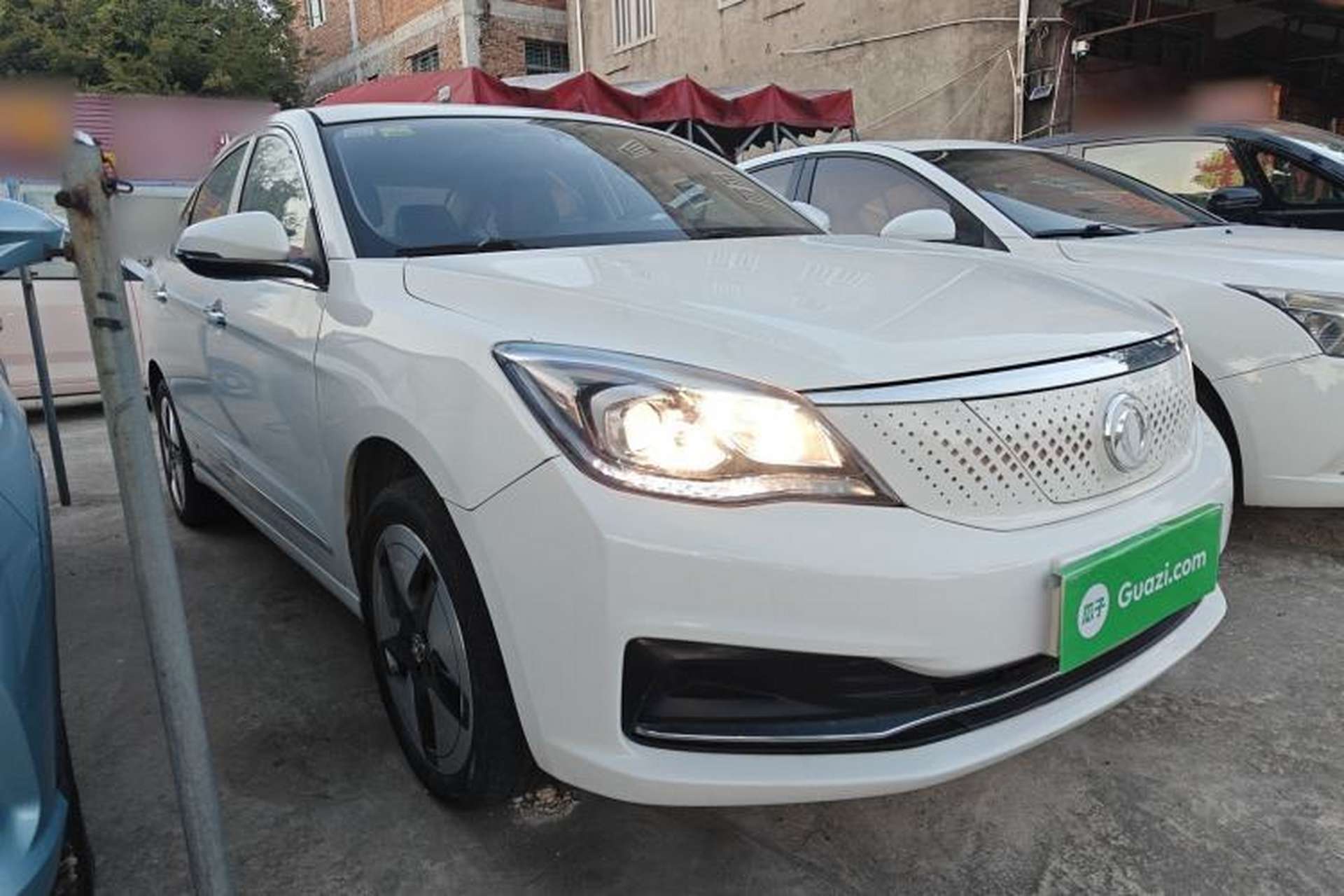 Used Dongfeng Aeolus E60 2021 500 Cougar Edition Exterior 2