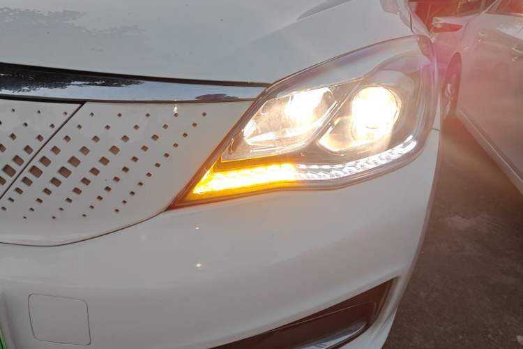 Used Dongfeng Aeolus E60 2021 500 Cougar Edition Left Front Headlight