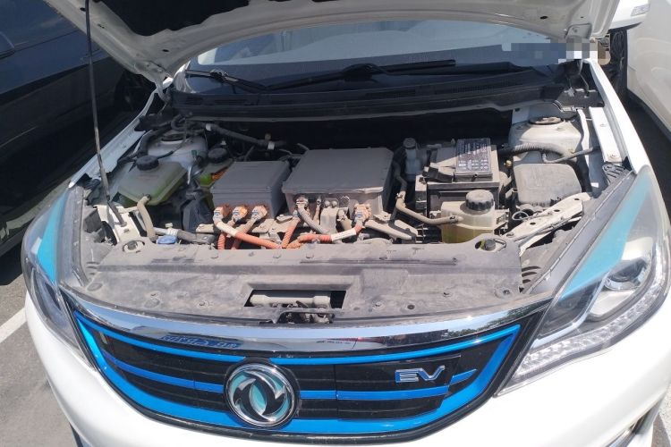 Used Dongfeng Aeolus E70 2018 Super-Intelligent Edition Engine Bay
