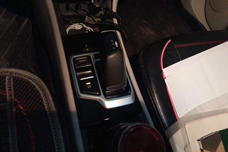 Used Dongfeng Aeolus E70 2018 Super-Intelligent Edition Gear Lever