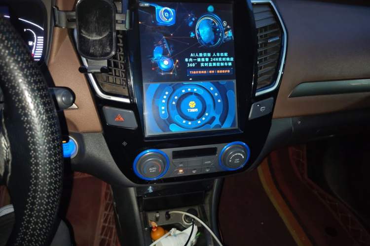 Used Dongfeng Aeolus E70 2019 500 Ultra-Comfort Edition Audio And AC Panel