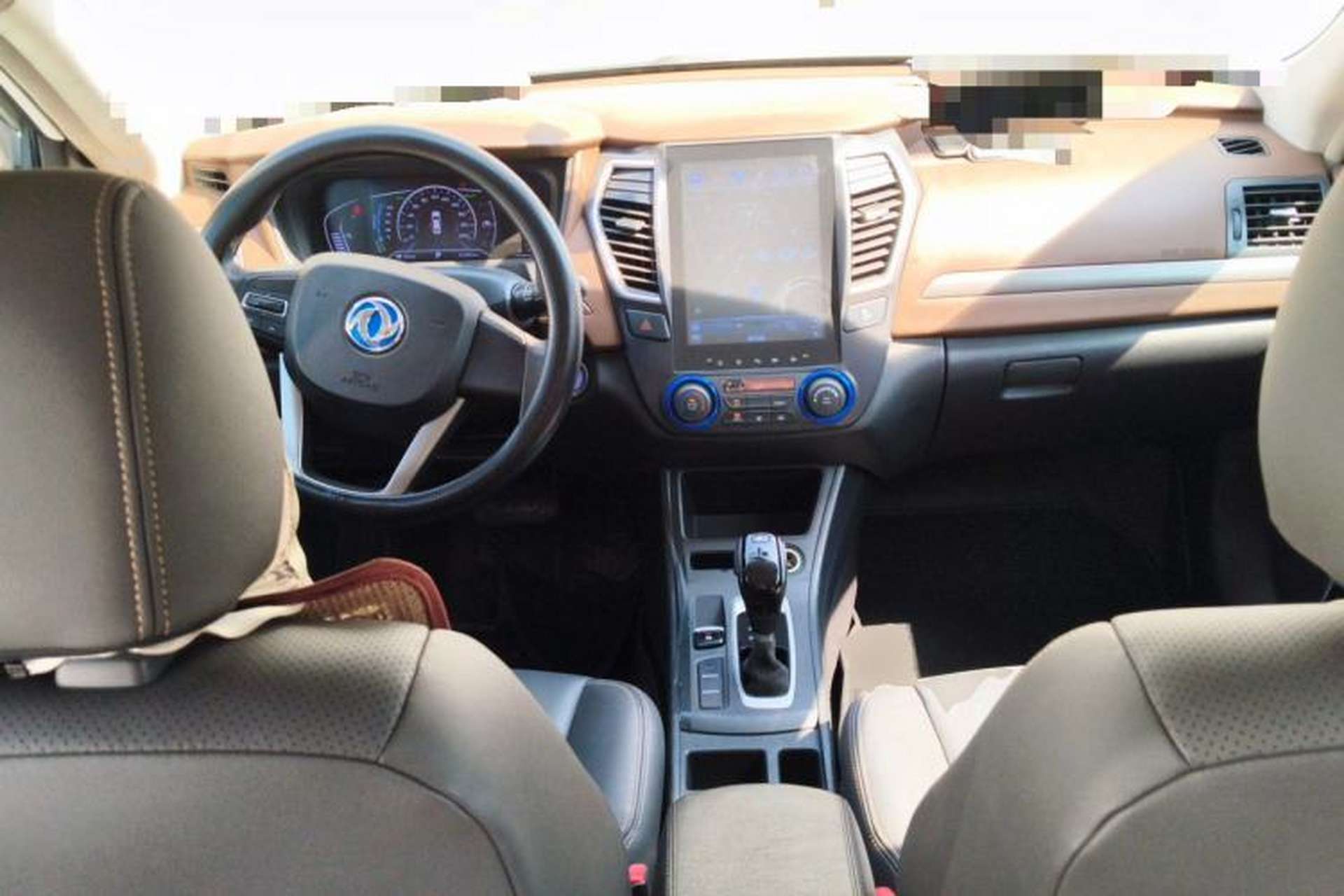 Used Dongfeng Aeolus E70 2019 500 Ultra-Comfort Edition Center Console