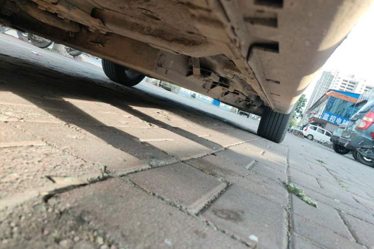 Used Dongfeng Aeolus E70 2019 500 Ultra-Comfort Edition Chassis Front Left