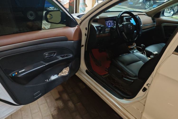 Used Dongfeng Aeolus E70 2019 500 Ultra-Comfort Edition Driver Seat