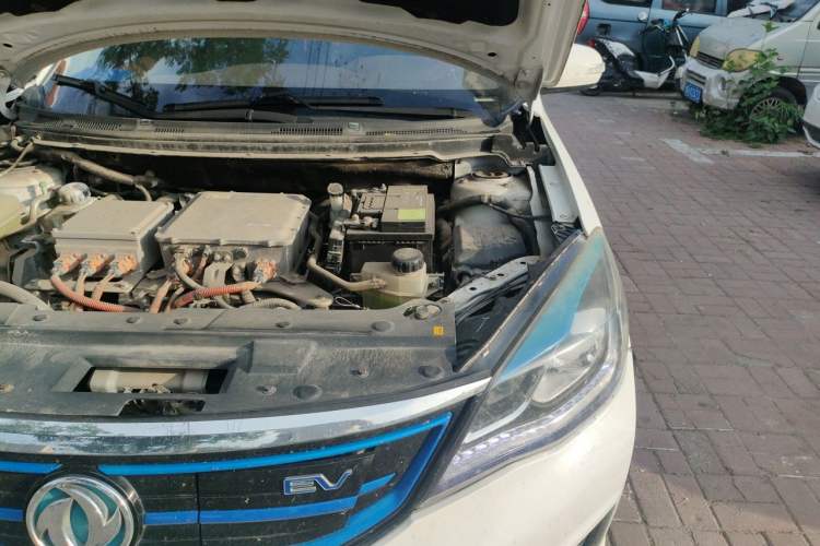 Used Dongfeng Aeolus E70 2019 500 Ultra-Comfort Edition Engine Bay Left