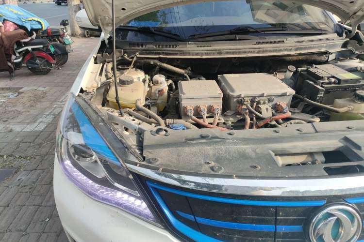 Used Dongfeng Aeolus E70 2019 500 Ultra-Comfort Edition Engine Bay Right