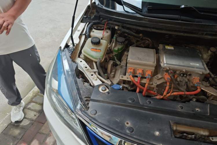 Used Dongfeng Aeolus E70 2019 500 Ultra-Comfort Edition Engine Bay Right