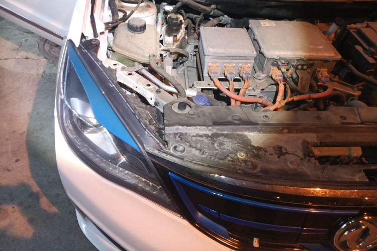 Used Dongfeng Aeolus E70 2019 500 Ultra-Comfort Edition Engine Bay Right