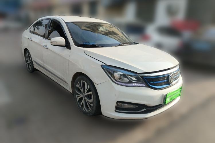 Used Dongfeng Aeolus E70 2019 500 Ultra-Comfort Edition Front Right 45 Deg