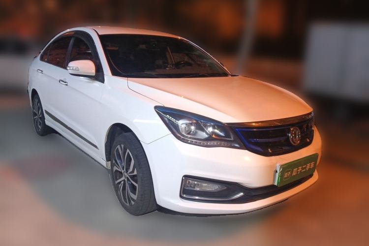 Used Dongfeng Aeolus E70 2019 500 Ultra-Comfort Edition Front Right 45 Deg
