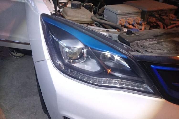 Used Dongfeng Aeolus E70 2019 500 Ultra-Comfort Edition Right Front Headlight