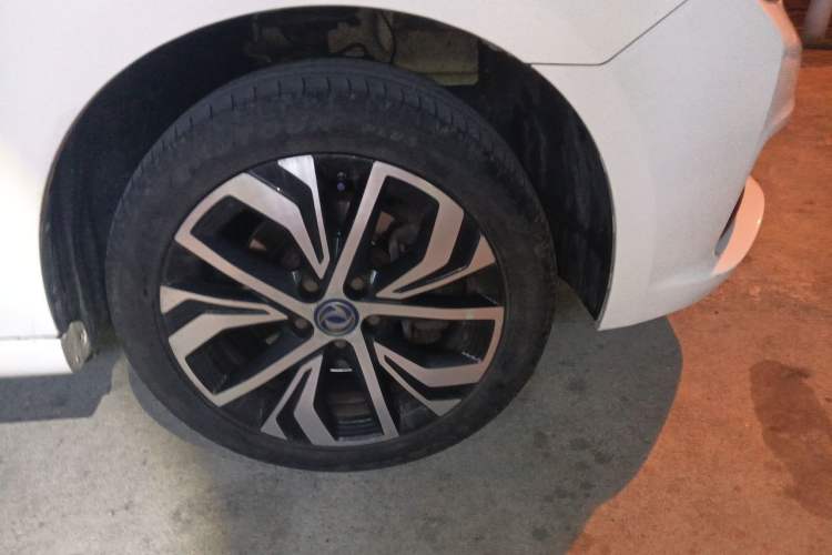Used Dongfeng Aeolus E70 2019 500 Ultra-Comfort Edition Right Front Wheel Hub