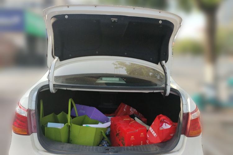 Used Dongfeng Aeolus E70 2019 500 Ultra-Comfort Edition Trunk