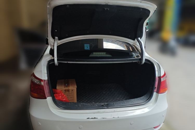Used Dongfeng Aeolus E70 2019 500 Ultra-Comfort Edition Trunk