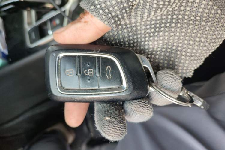 Used Dongfeng Aeolus E70 2019 500 Ultra-Comfort Edition Vehicle Key