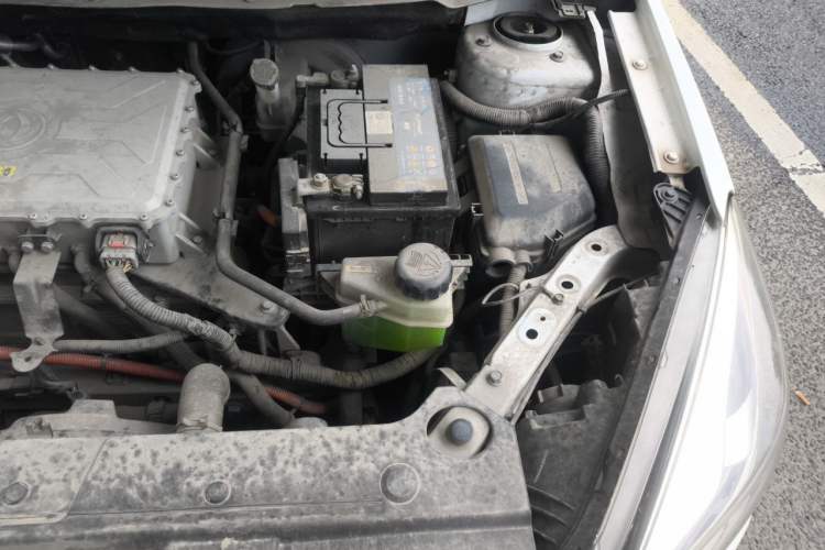 Used Dongfeng Aeolus E70 2020 500 Super Delight Edition Engine Bay Left