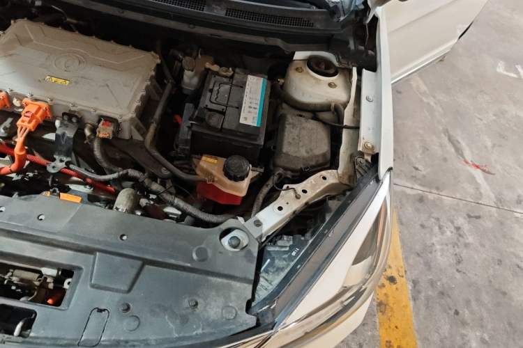Used Dongfeng Aeolus E70 2020 500 Super Delight Edition Engine Bay Left