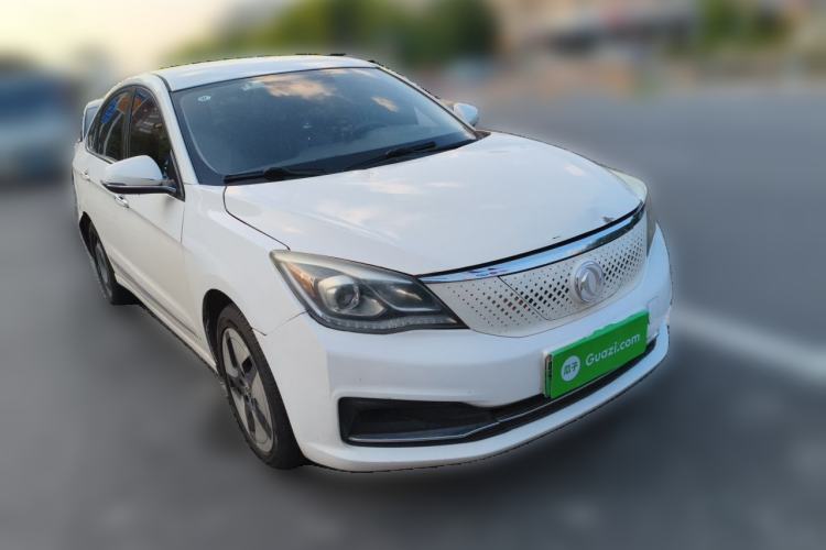 Used Dongfeng Aeolus E70 2020 500 Supreme Edition Front Right 45 Deg