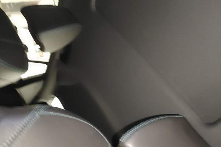Used Dongfeng Aeolus E70 2020 500 Supreme Edition Headliner
