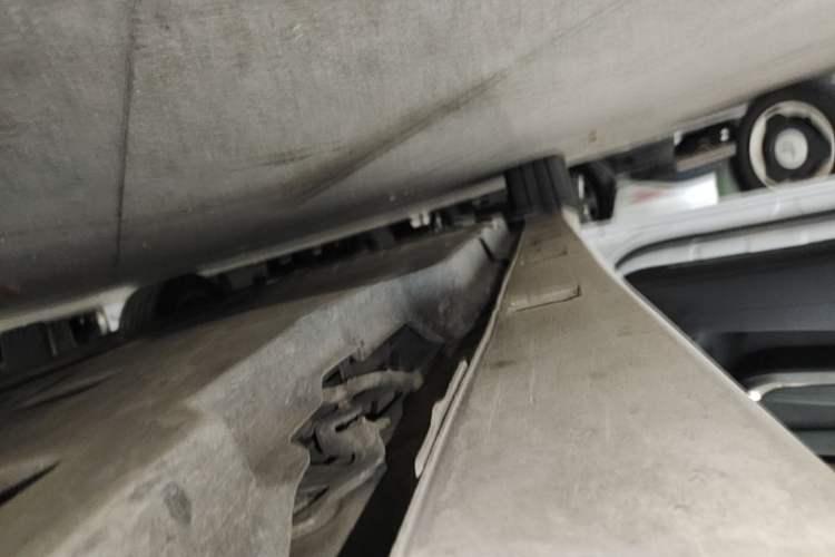 Used Dongfeng Aeolus E70 2020 500 Supreme Edition Left Side Sill
