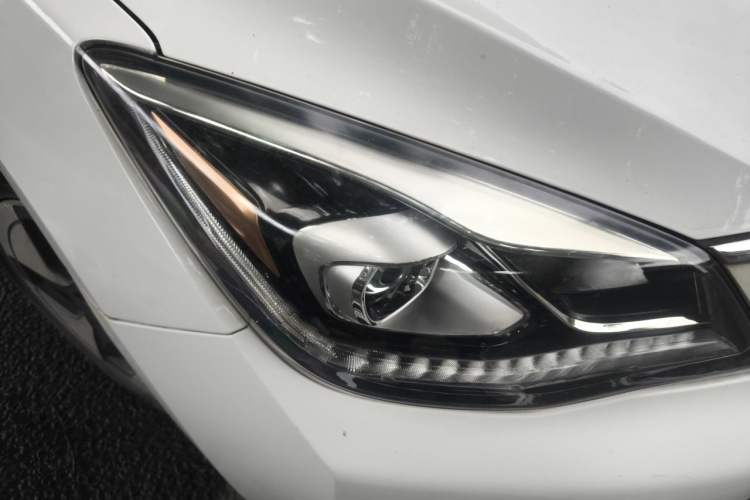 Used Dongfeng Aeolus E70 2020 500 Super Delight Edition Right Front Headlight