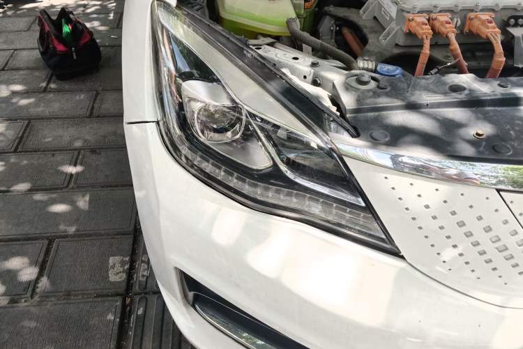 Used Dongfeng Aeolus E70 2020 500 Super Delight Edition Right Front Headlight