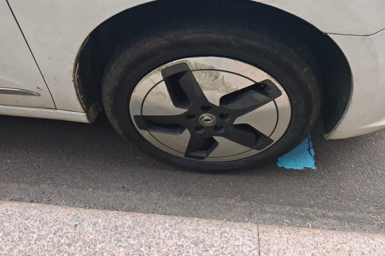Used Dongfeng Aeolus E70 2020 500 Super Delight Edition Right Front Wheel Hub