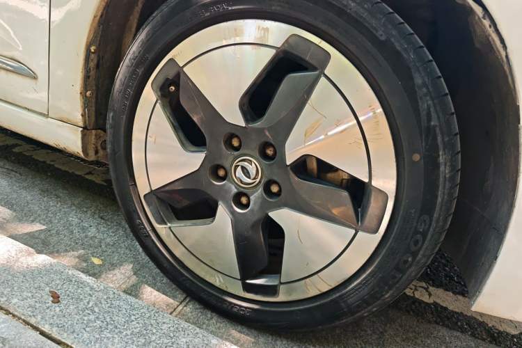 Used Dongfeng Aeolus E70 2020 500 Super Delight Edition Right Front Wheel Hub