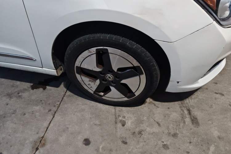 Used Dongfeng Aeolus E70 2020 500 Super Delight Edition Right Front Wheel Hub