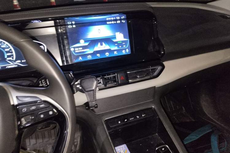 Used Dongfeng Aeolus E70 2021 Revised Version 500 Ultra-Comfort Edition Audio And AC Panel