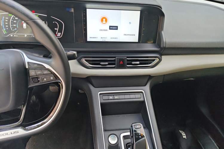 Used Dongfeng Aeolus E70 2021 Revised Version 360H Battery-Swap Edition Audio And AC Panel