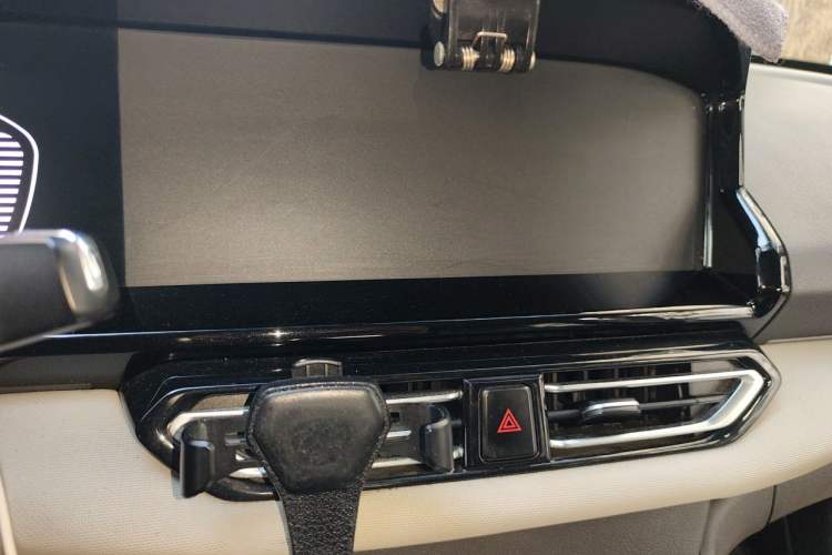 Used Dongfeng Aeolus E70 2021 Revised Version 500 Ultra-Comfort Edition Audio And AC Panel