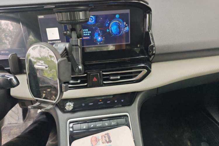 Used Dongfeng Aeolus E70 2021 Revised Version 500 Super Delight Edition Audio And AC Panel