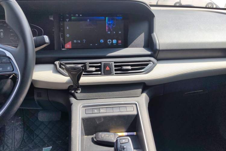 Used Dongfeng Aeolus E70 2021 Revised Version 360H Battery-Swap Edition Audio And AC Panel