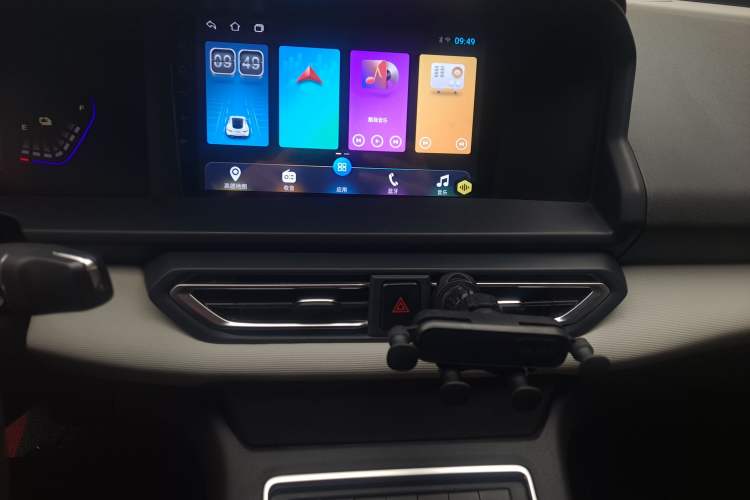 Used Dongfeng Aeolus E70 2021 Revised Version 360H Battery-Swap Edition Audio And AC Panel