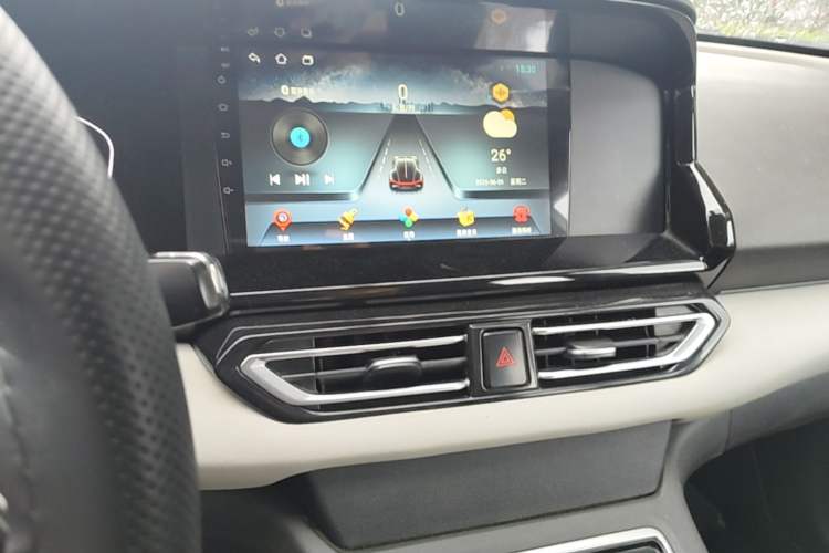Used Dongfeng Aeolus E70 2021 Revised Version 500 Ultra-Comfort Edition Audio And AC Panel