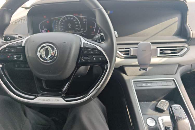 Used Dongfeng Aeolus E70 2021 Revised Version 360H Battery-Swap Edition Audio And AC Panel