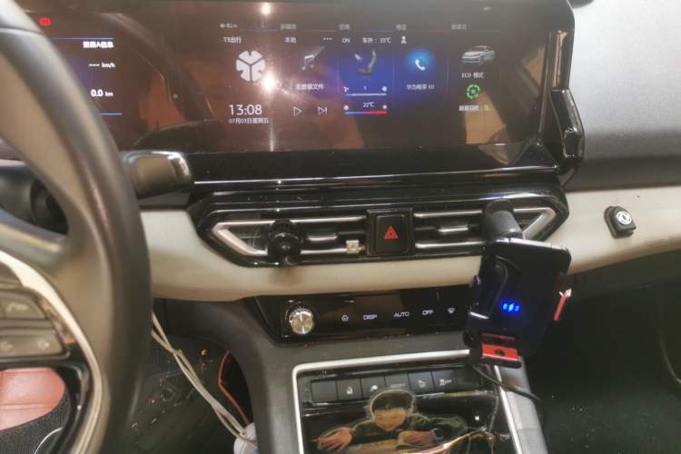 Used Dongfeng Aeolus E70 2021 500 Super Delight Edition Audio And AC Panel