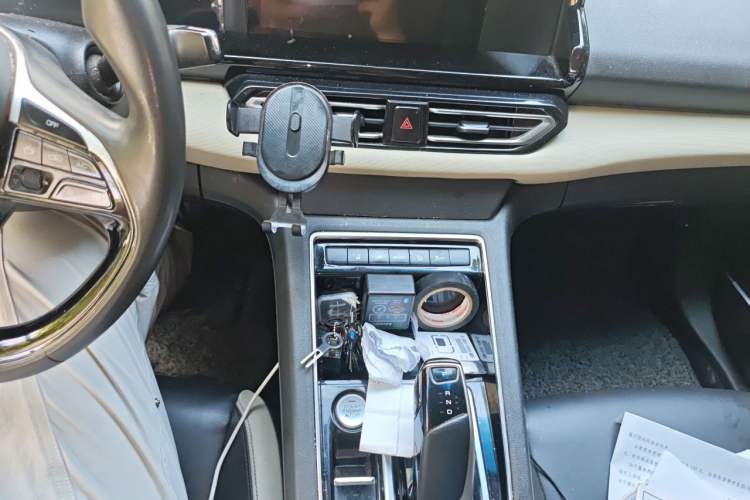 Used Dongfeng Aeolus E70 2021 Revised Version 500 Ultra-Comfort Edition Audio And AC Panel
