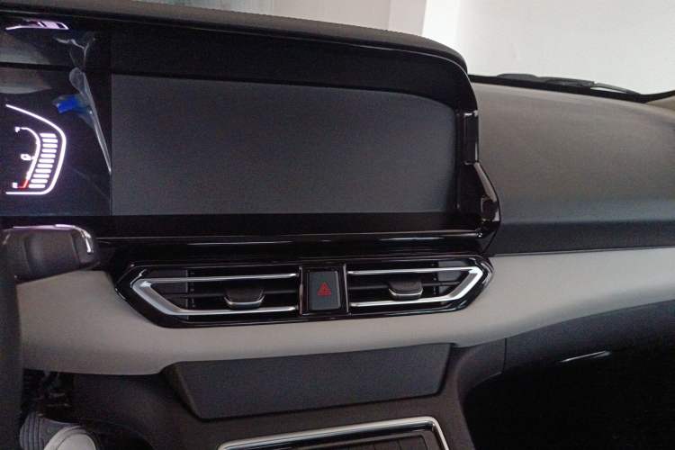 Used Dongfeng Aeolus E70 2021 Revised Version 360H Battery-Swap Edition Audio And AC Panel