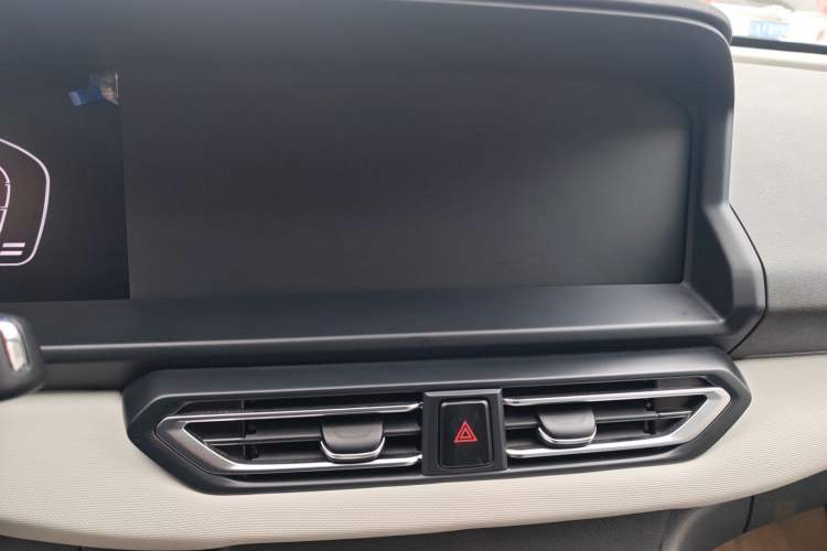 Used Dongfeng Aeolus E70 2021 500 Pro Deluxe Edition Audio And AC Panel