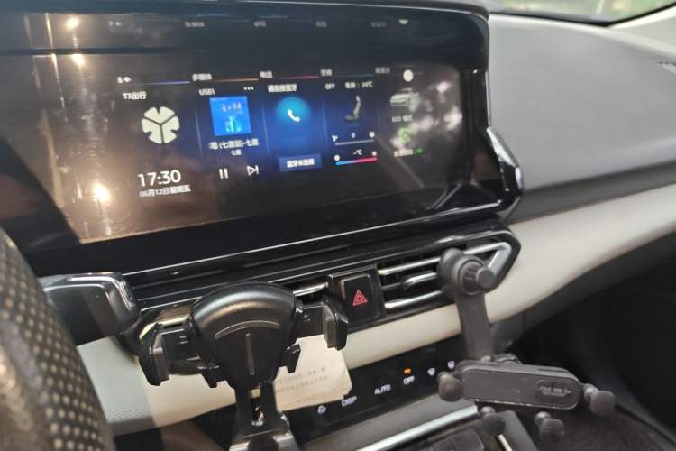 Used Dongfeng Aeolus E70 2021 500 Super Delight Edition Audio And AC Panel