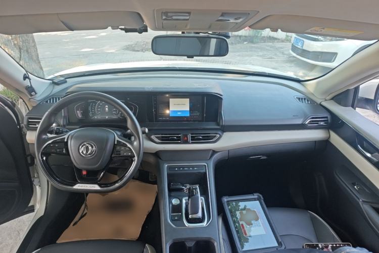 Used Dongfeng Aeolus E70 2021 Revised Version 3 500 Ultra-Comfort Edition Center Console