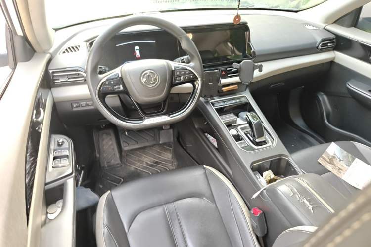 Used Dongfeng Aeolus E70 2021 Revised Version 500 Ultra-Comfort Edition Center Console
