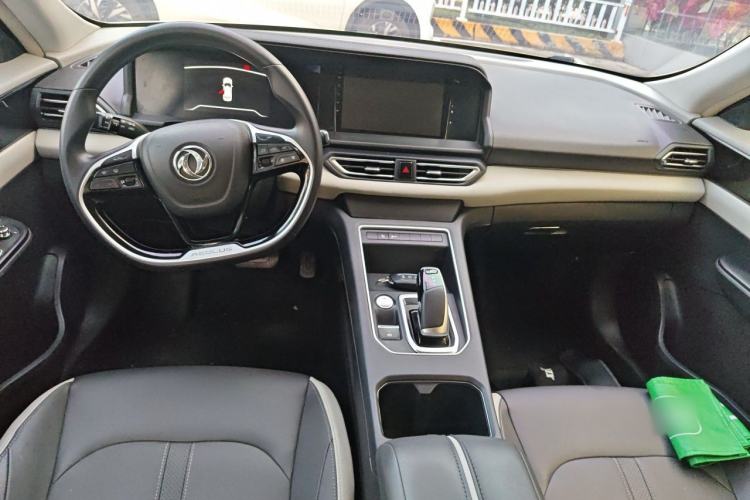 Used Dongfeng Aeolus E70 2021 Revised Version 360H Battery-Swap Edition Center Console
