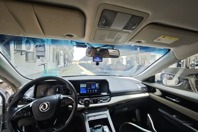 Used Dongfeng Aeolus E70 2021 Revised Version 500 Ultra-Comfort Edition Center Console