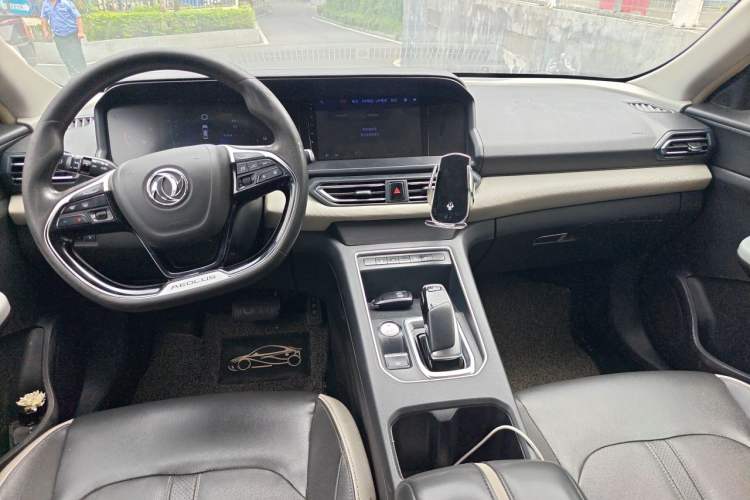 Used Dongfeng Aeolus E70 2021 Revised Version 3 500 Ultra-Comfort Edition Center Console